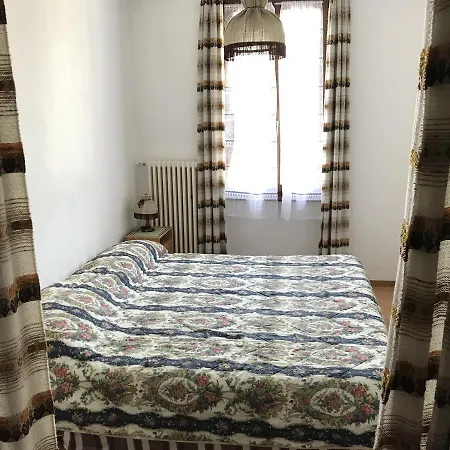 Grotto Al Bosco فندق مبيت وإفطار